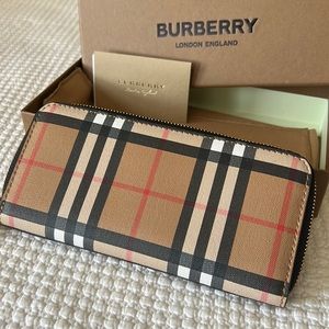 Burberry wallet